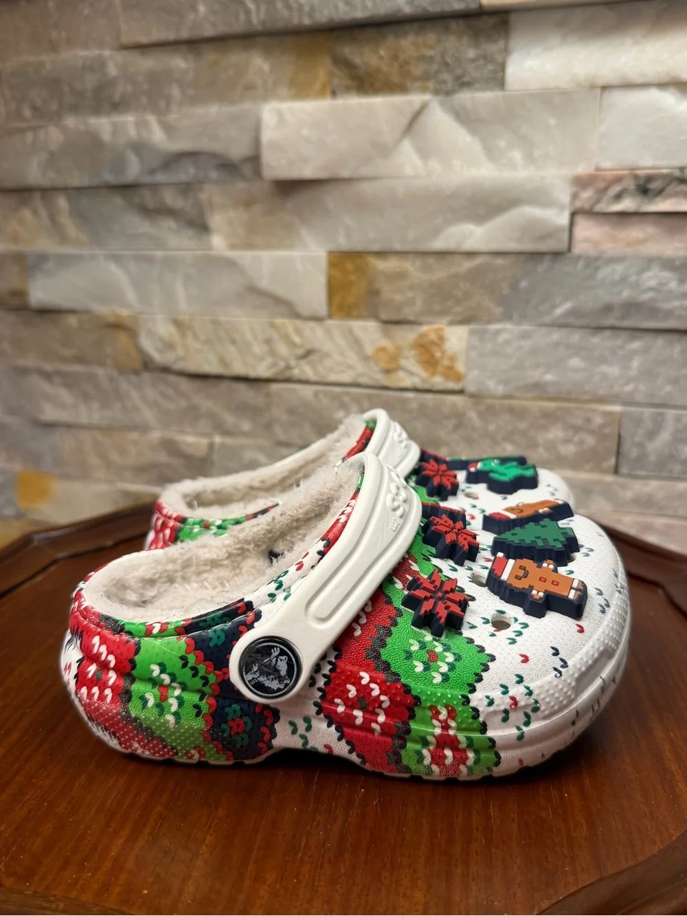 Kids Sz 7 Crocs Classic Lined White Holiday Charm Ugly Christmas Sweater Clogs